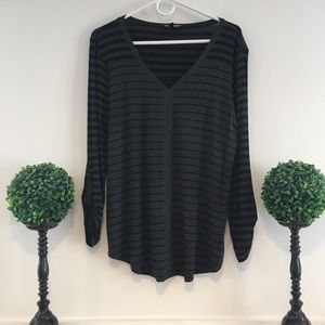 Cable & Gauge V-neck casual top